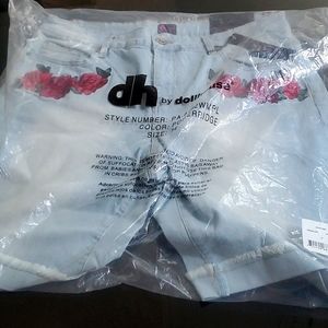NWT Dollhouse ladies size 16 denim Bermuda cuffed shorts in packaging